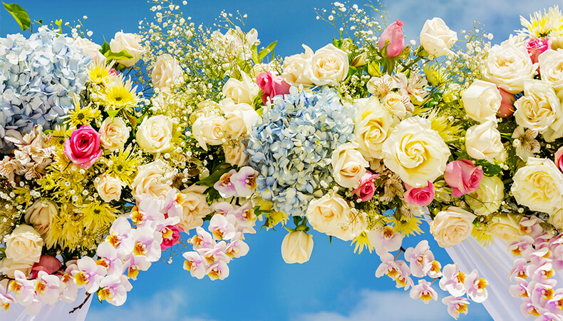 What Does It Cost to Get Wedding Flowers?